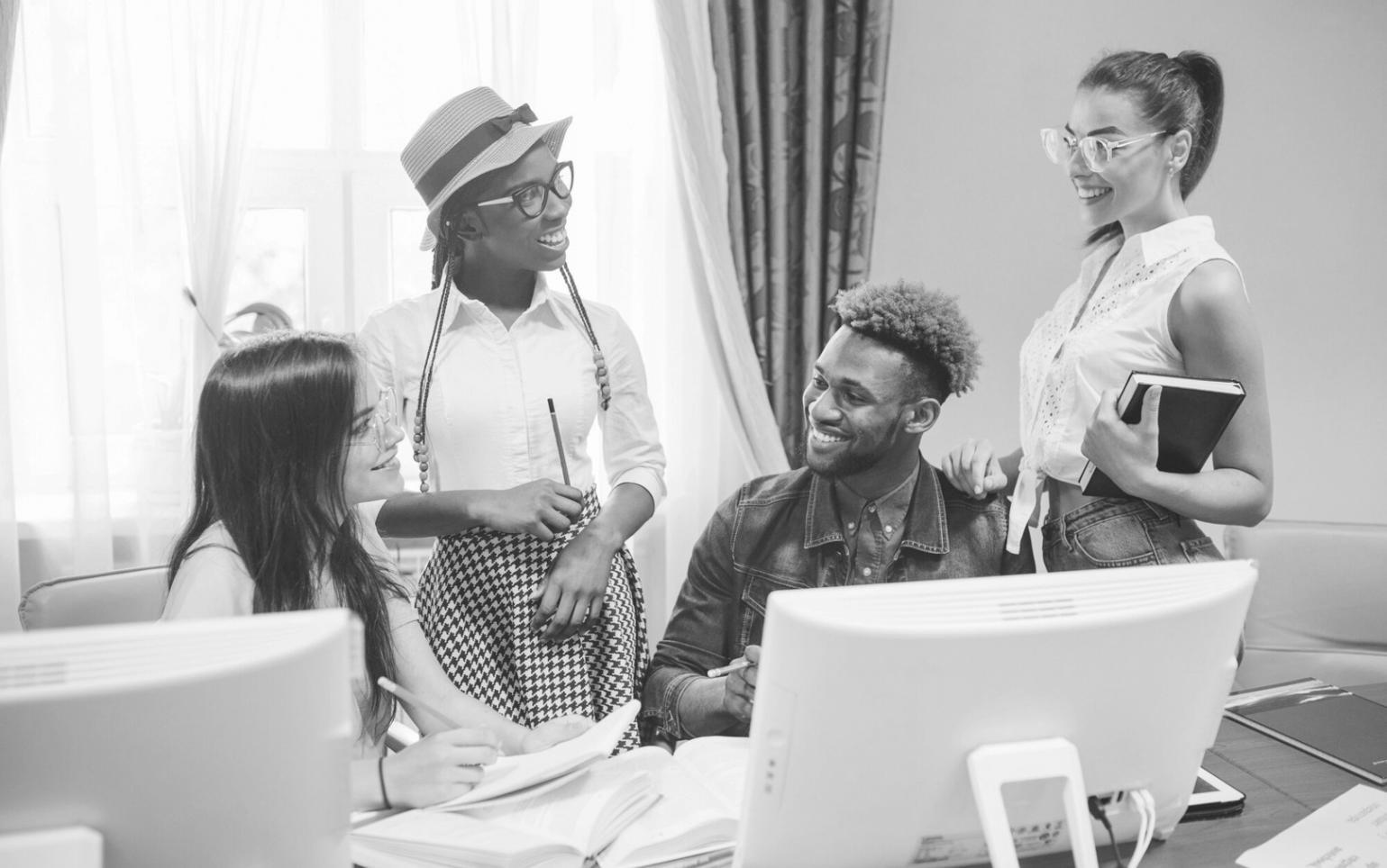 Gruppenarbeit an finanziellen Modellierungen